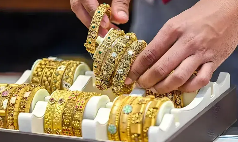 پاکستان میں سونے کی قیمتوں میں بڑا اضافہ، فی تولہ 4 لاکھ 94 ہزار 600 روپے تک پہنچ گیا
