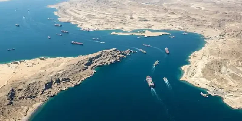 ایران نے آبنائے ہرمز تمام تجارتی جہازوں کے لیے کھول دی
